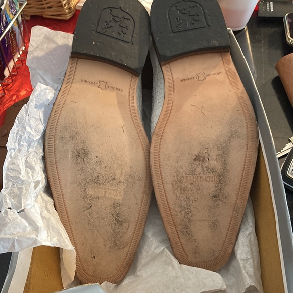 White Stacy Adams Memory Foam slightly used Gators - Picture 3 of 5